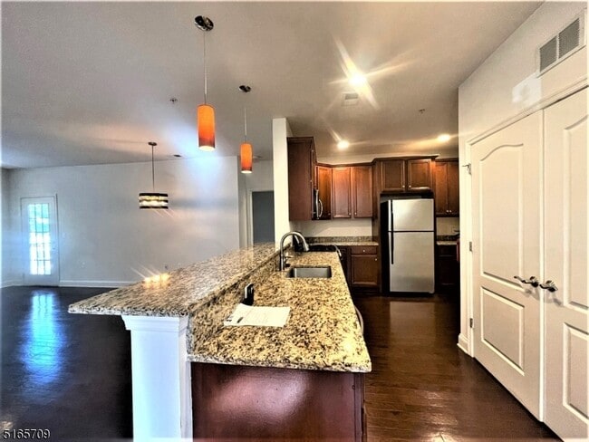 Building Photo - 1301 Meadow Brook Ct