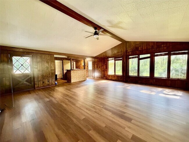 Foto del edificio - 3117 Pine Acres Dr