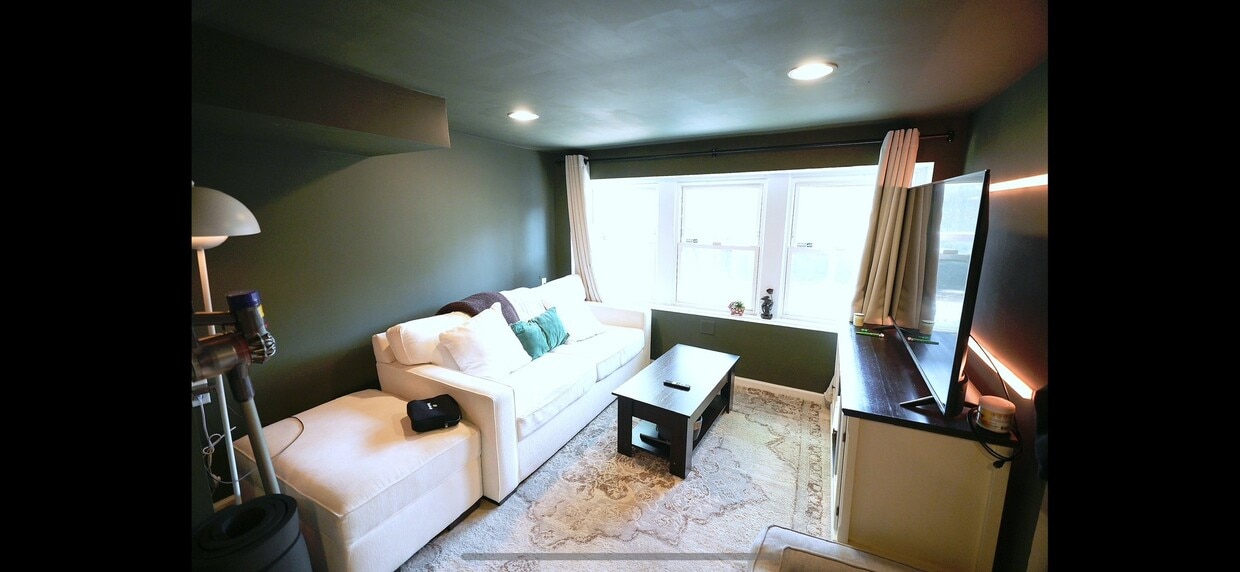 Photo - 2333 S Hoyne Ave (Chicago, IL)
