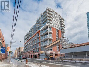 Building Photo - 255 Richmond St E