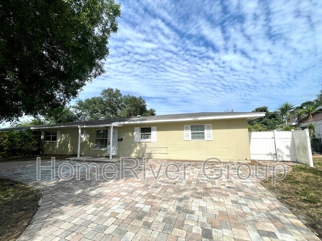 Foto del edificio - 7265 17th St N