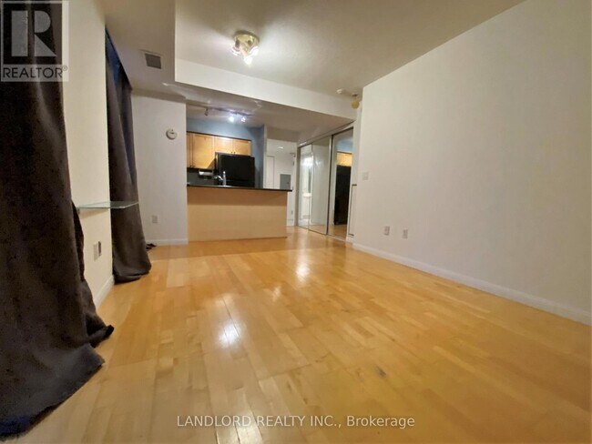 Photo du bâtiment - 311 Richmond St E