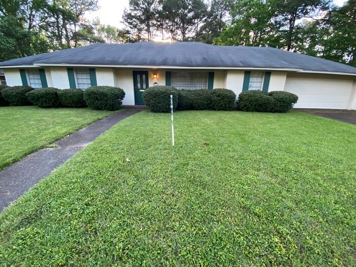 Foto principal - 5075 Riverwood Cir - NE Jackson