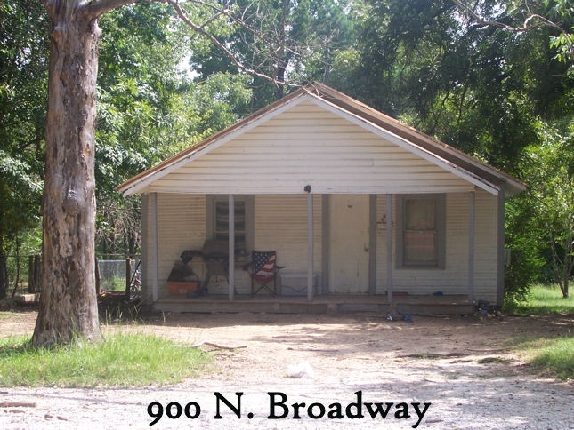 Primary Photo - 900 N Broadway