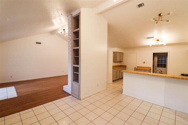 Building Photo - 22723 Timber Dust Cir