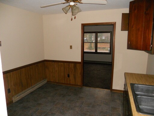 Building Photo - 121 N Ivy Ave