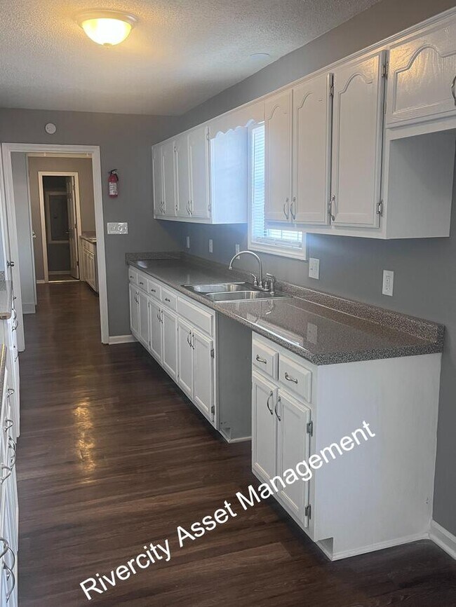 Building Photo - BEAUTIFUL HOME IN COVINGTON,TN!!! LOTS OF ...