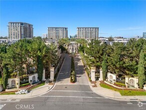 Building Photo - 2123 Watermarke Pl