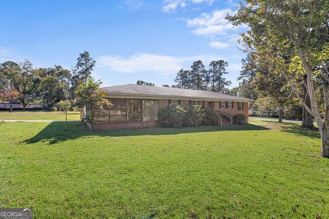 Building Photo - 202 Laurel Dr