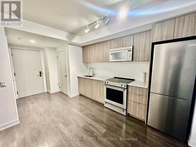 Photo du bâtiment - 30 Samuel Wood Wy