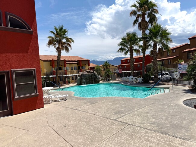 Building Photo - 890 Kitty Hawk Dr