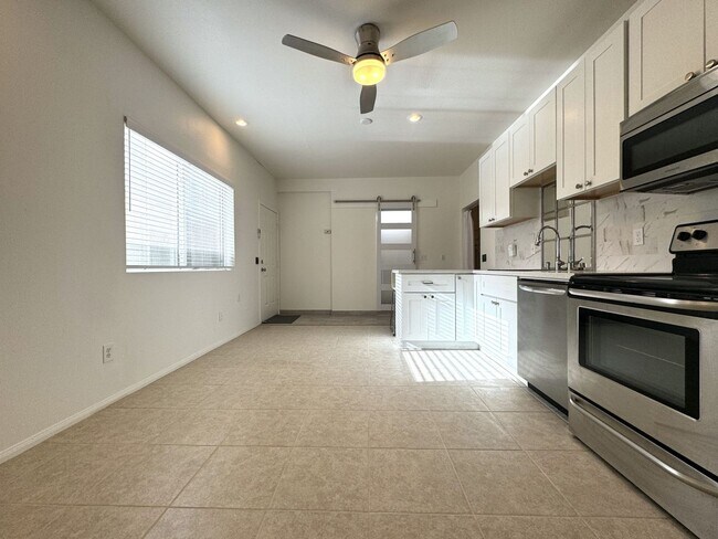 Foto del edificio - AVAILABLE NOW! RENOVATED 1 Bedroom 1 Bathr...