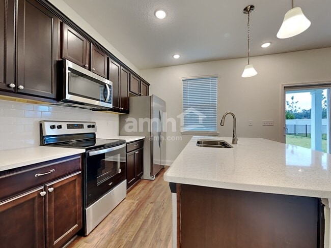 Building Photo - 383 Onate Cir