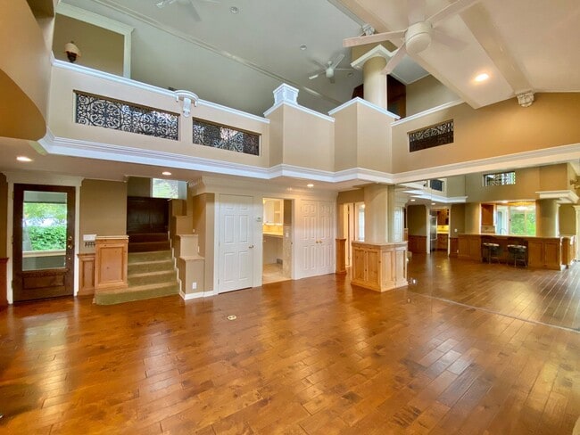 Building Photo - Beautiful 3 Bedroom Mission Canyon Home wi...