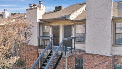 Building Photo - 8750 Park Ln