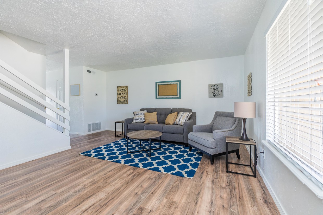 Primary Photo - 1705 Beaumont Dr