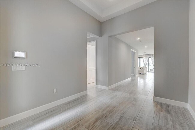 Building Photo - 11665 SW Marine Wy