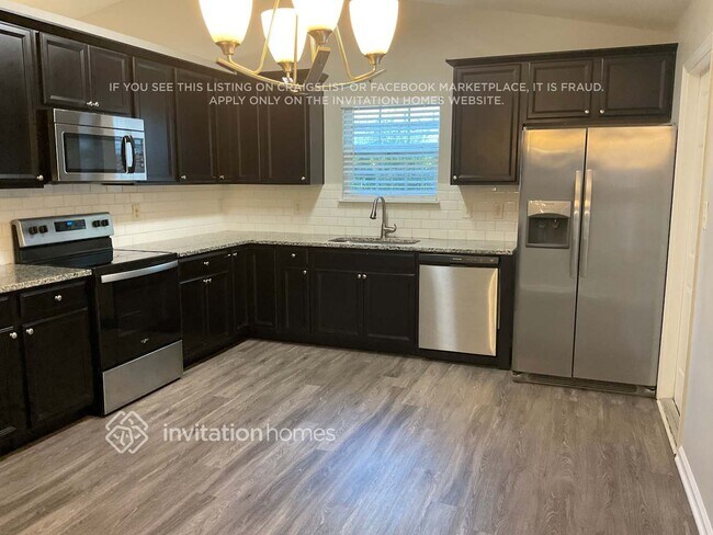 Foto del edificio - 3821 Tyler Bluff Ln