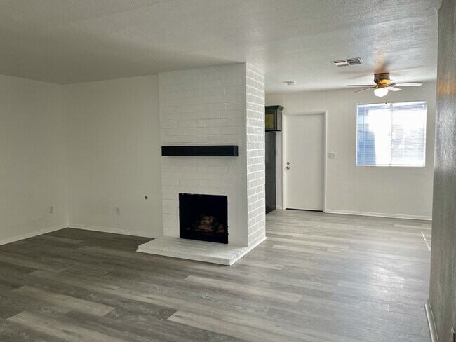 Building Photo - 4716 Aberdeen St