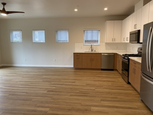 Foto del edificio - 689 Stoneridge Dr