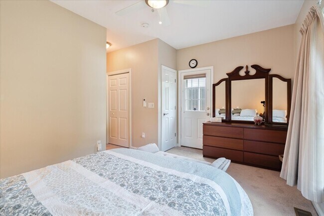 Foto del edificio - 000 Confidential St