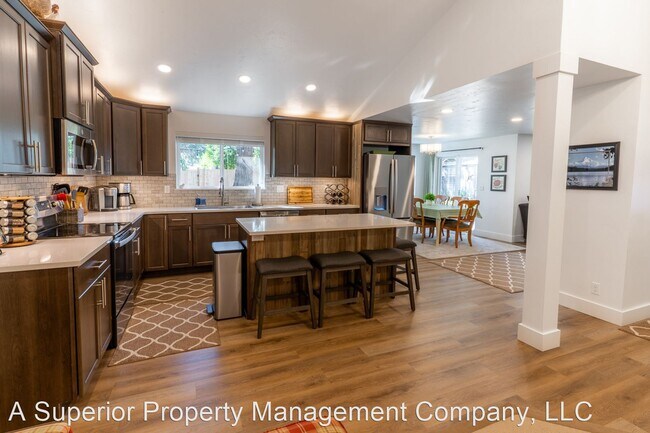 Building Photo - 3 br, 2.5 bath House - 2049 NE Red Rock Lane