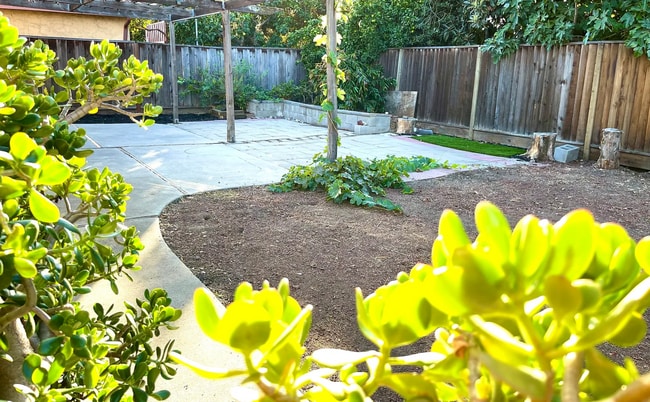 Foto del edificio - 2365 Fallingtree Dr