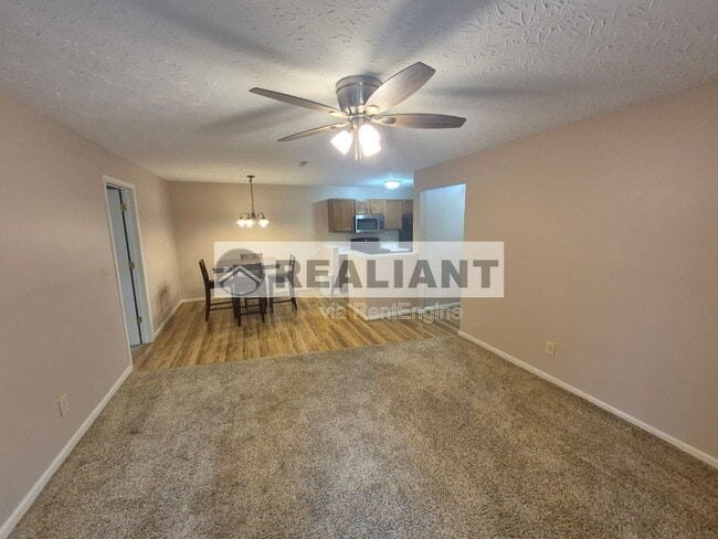Building Photo - 412 Marian Ln
