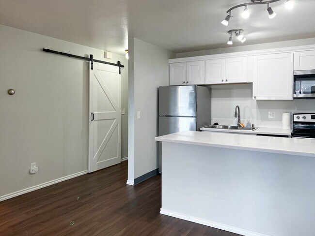 Foto del edificio - 10260 Jamestown Dr