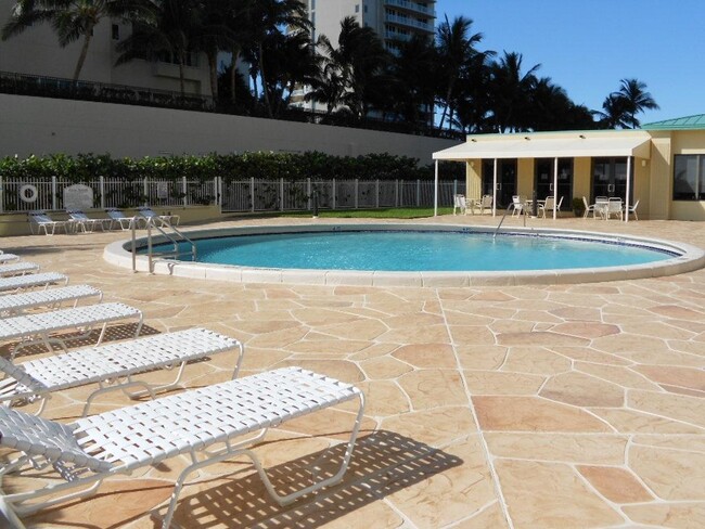 Building Photo - 2800 N Ocean Dr