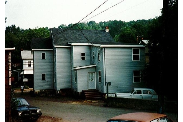 Building Photo - 202 Hudsondale St