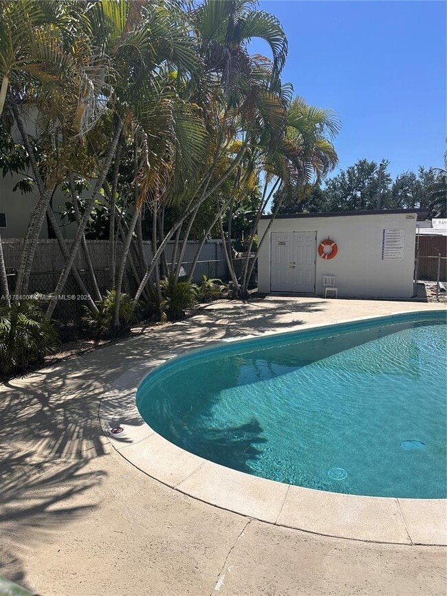Foto del edificio - 3170 SW 16th St