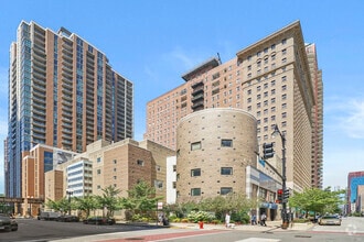 Building Photo - 40 E 9th St