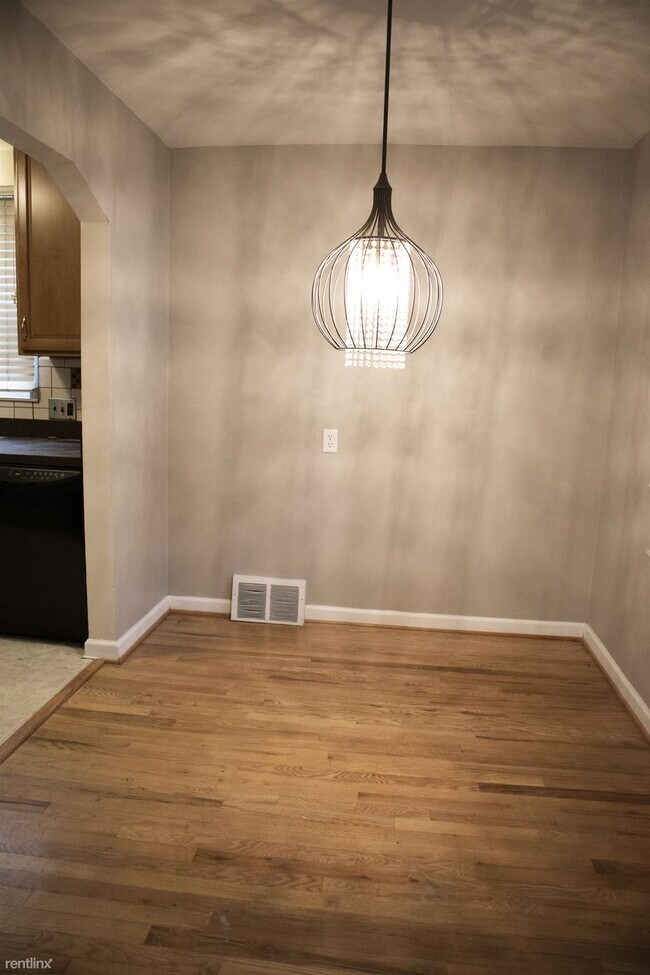 Foto del edificio - 3 br, 1 bath House - 912 North Edison Avenue