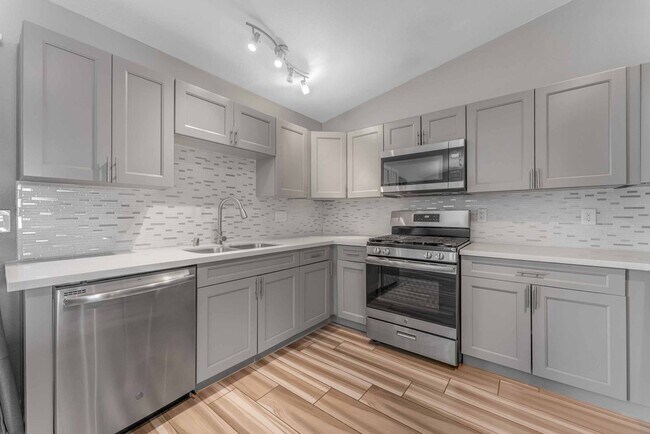 Building Photo - Welcome to your future home in the heart of Las Vegas!