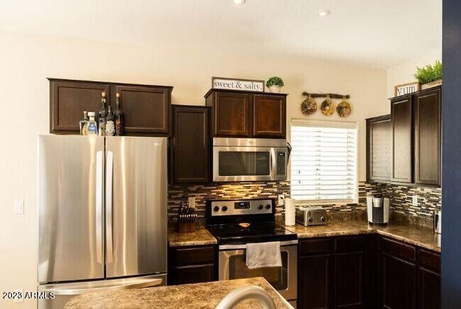 Building Photo - 10225 Camelback Rd