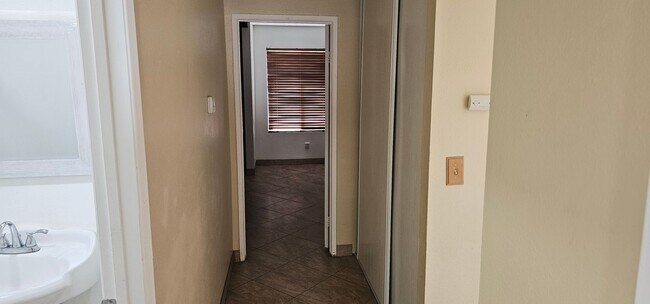 Foto del edificio - 1357 Greenfield Dr