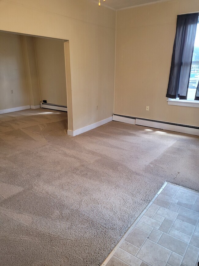 13 W Broadway, Etters, PA 17319 Townhome Rentals in Etters PA