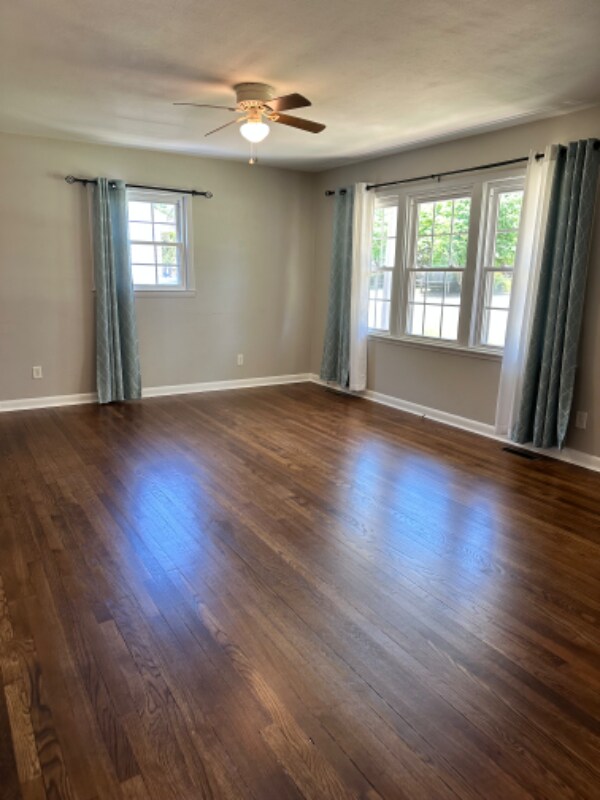 Building Photo - 4018 Dellwood Dr