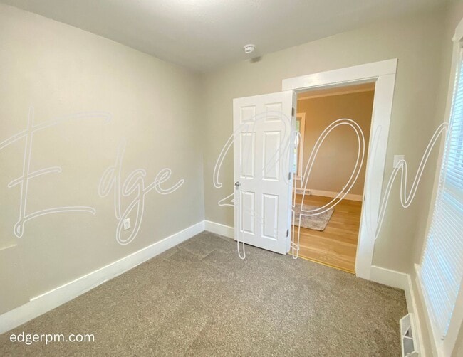 Building Photo - Cozy 2 Bedroom Home with Modern Upgrades –...