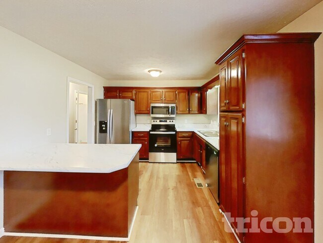 Building Photo - 1218 Bolton Dr