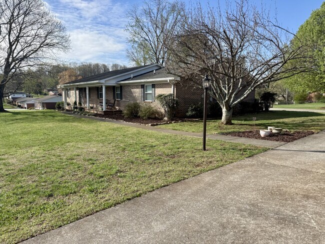 Foto del edificio - 4527 Terrace View Rd