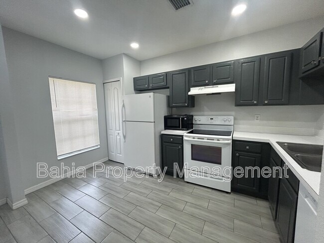 Building Photo - 2320 Lake Woodberry Cir