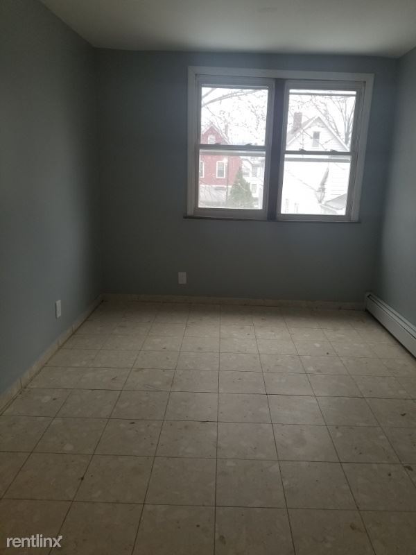 Building Photo - 115 Grand St
