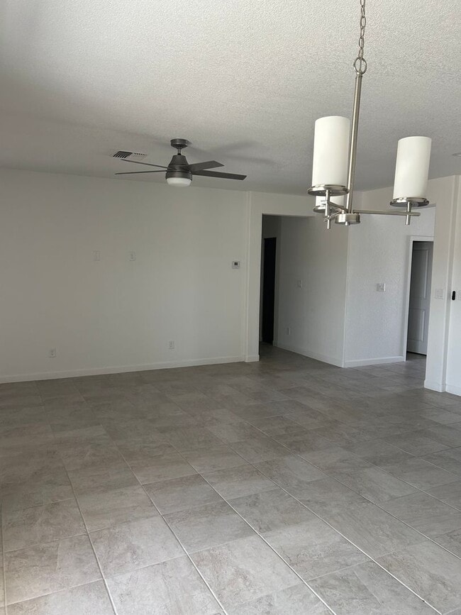 Building Photo - CIELO VERDE ESTATES!