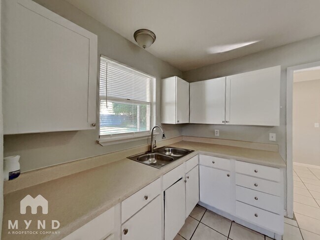 Foto del edificio - 1033 Busac Ave