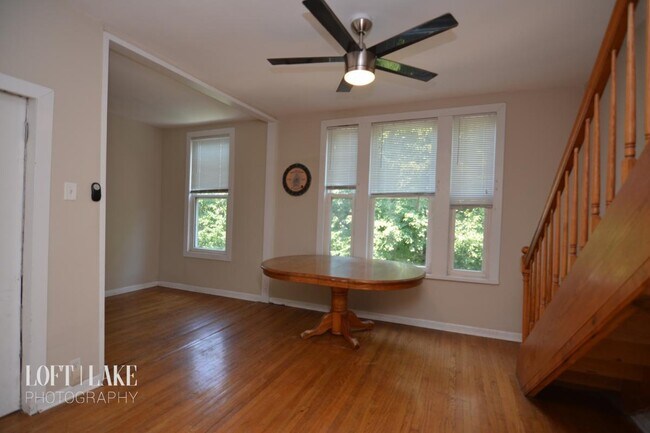 Foto del edificio - 1241 W Barry Ave