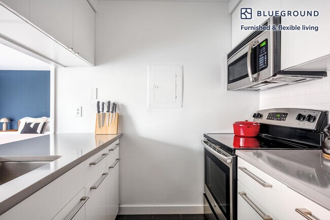 Building Photo - 601 24th St NW