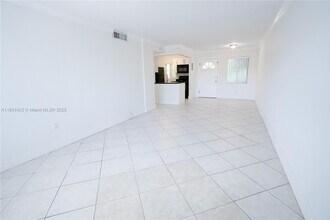 Building Photo - 1575 Euclid Ave