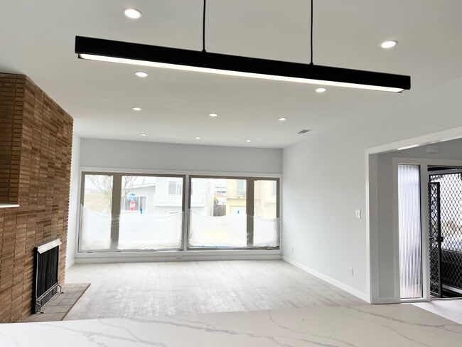 Foto del edificio - 2 Maywood Ave